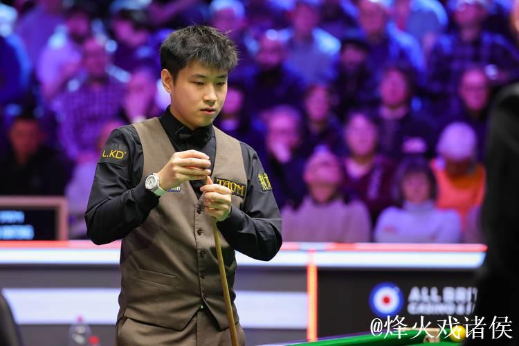 斯诺克英锦赛:赵心童6-1大胜龙泽煌 顺利晋级16强 斯诺克英锦赛:赵心童6-1大胜龙泽煌 顺利晋级16强