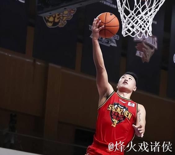 詹姆斯32+15天津胜广东 贺希宁17分深圳负上海